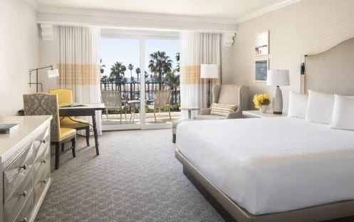 1 King Bed Ocean View